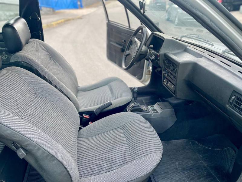 VOLKSWAGEN - PARATI - 1987/1988 - Prata - R$ 17.900,00