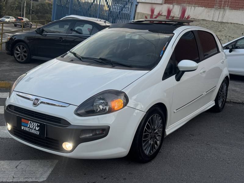 FIAT - PUNTO - 2013/2013 - Branca - R$ 47.900,00