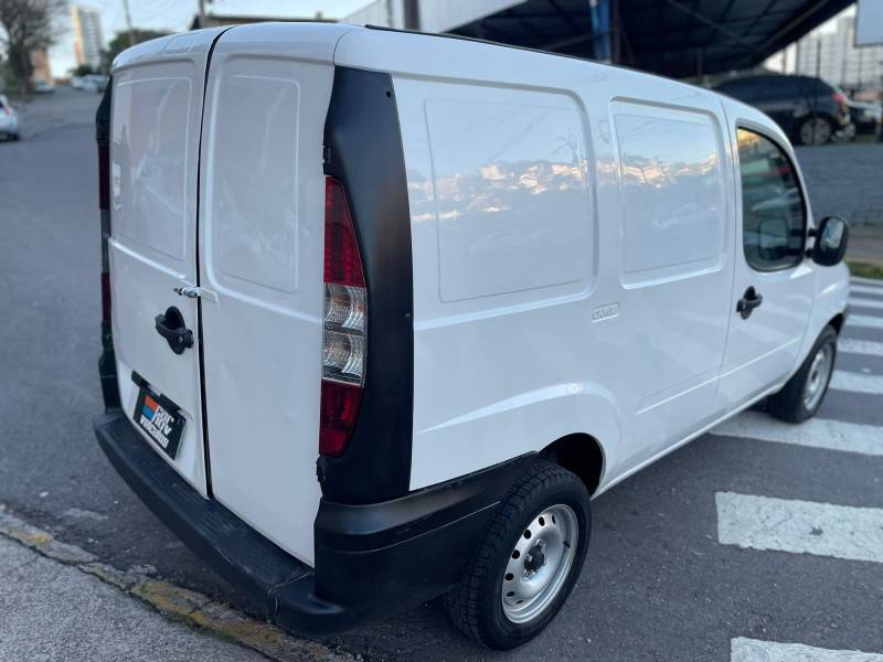 FIAT - DOBLÓ - 2008/2008 - Branca - R$ 32.900,00