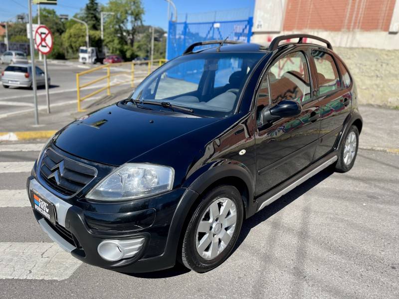 CITROËN - C3 - 2010/2011 - Preta - R$ 25.900,00