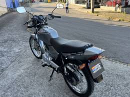 HONDA - CG 125 - 2002/2003 - Prata - R$ 7.500,00