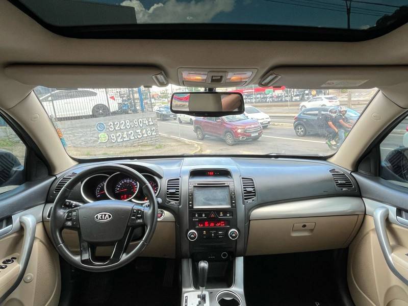 KIA MOTORS - SORENTO - 2011/2011 - Preta - R$ 52.900,00