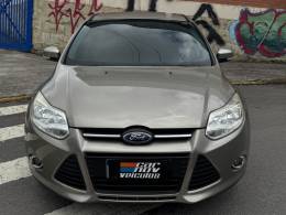 FORD - FOCUS - 2015/2015 - Dourada - R$ 59.900,00