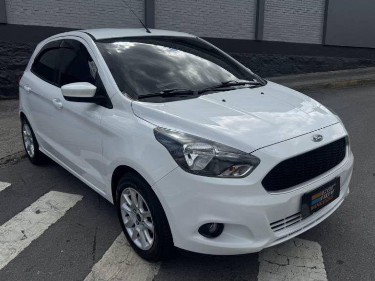 FORD - KA - 2015/2015 - Branca - R$ 43.900,00