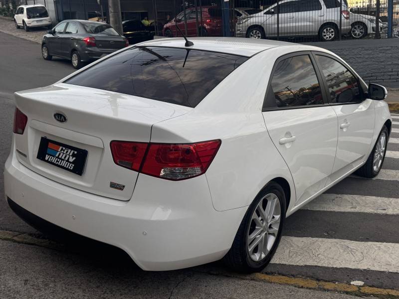 KIA MOTORS - CERATO - 2011/2011 - Branca - R$ 46.900,00