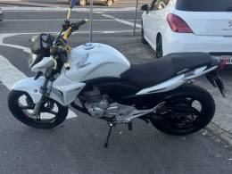 HONDA - CB 300R - 2012/2012 - Branca - R$ 13.900,00