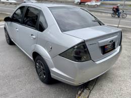 FORD - FIESTA - 2013/2014 - Prata - R$ 37.900,00