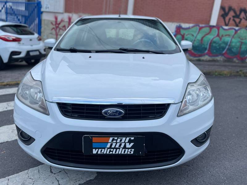 FORD - FOCUS - 2012/2012 - Branca - R$ 42.900,00