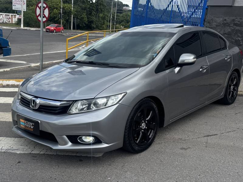 HONDA - CIVIC - 2014/2014 - Cinza - R$ 79.900,00